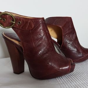 Frye size 7  1/2 high heel sandal